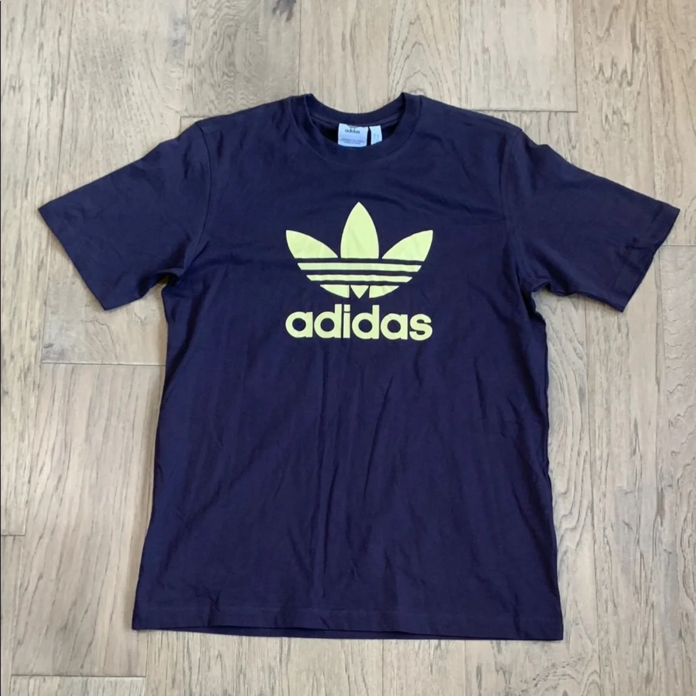 NWT adidas Trefoil Tee Aurora Black Size Medium